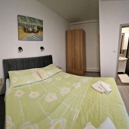 Apartments Vuceric ペロイ エクステリア 写真