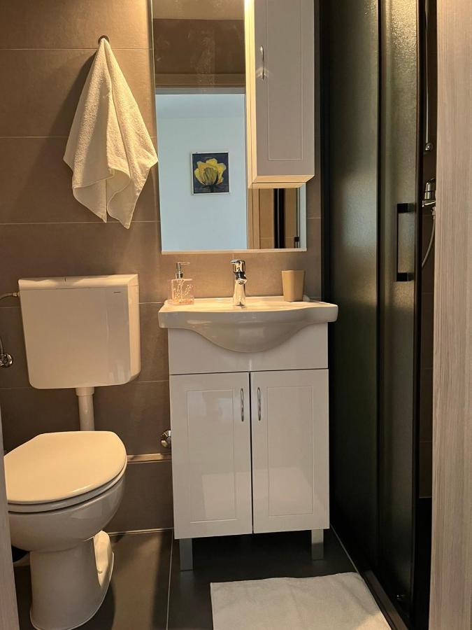 Apartments Vuceric ペロイ エクステリア 写真
