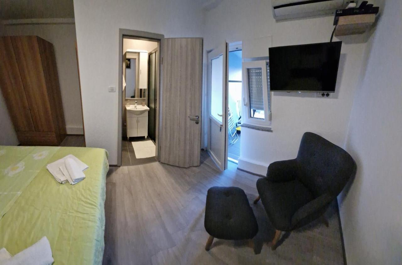 Apartments Vuceric ペロイ エクステリア 写真
