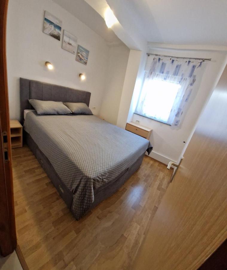Apartments Vuceric ペロイ エクステリア 写真
