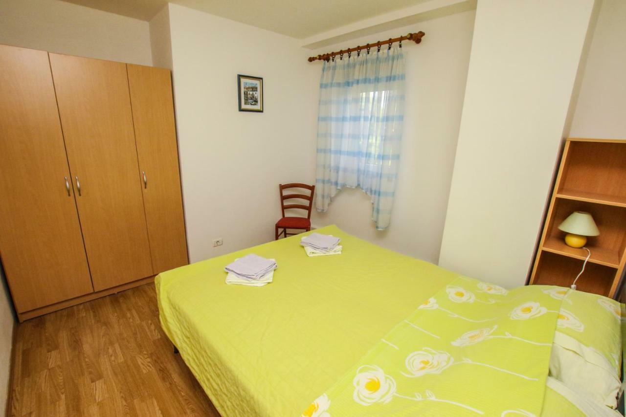 Apartments Vuceric ペロイ エクステリア 写真