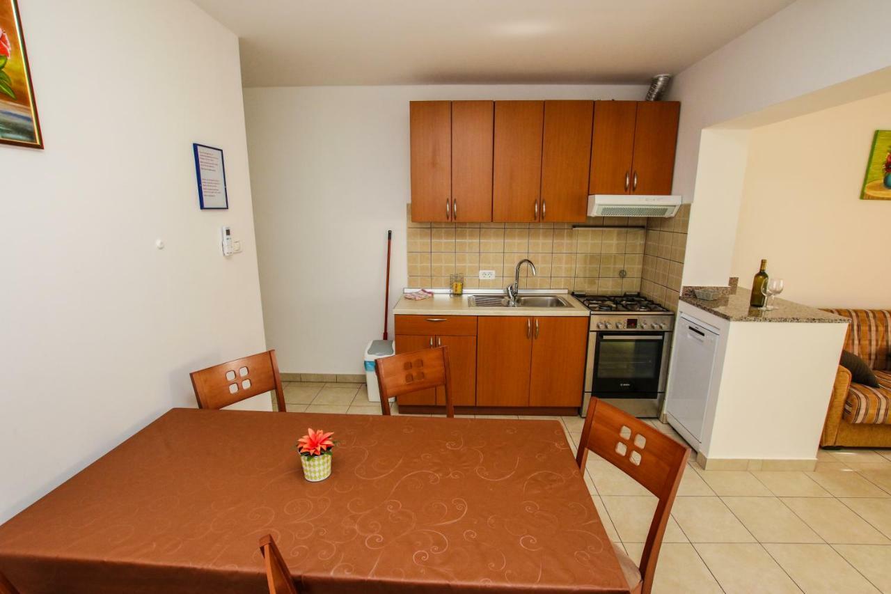 Apartments Vuceric ペロイ エクステリア 写真