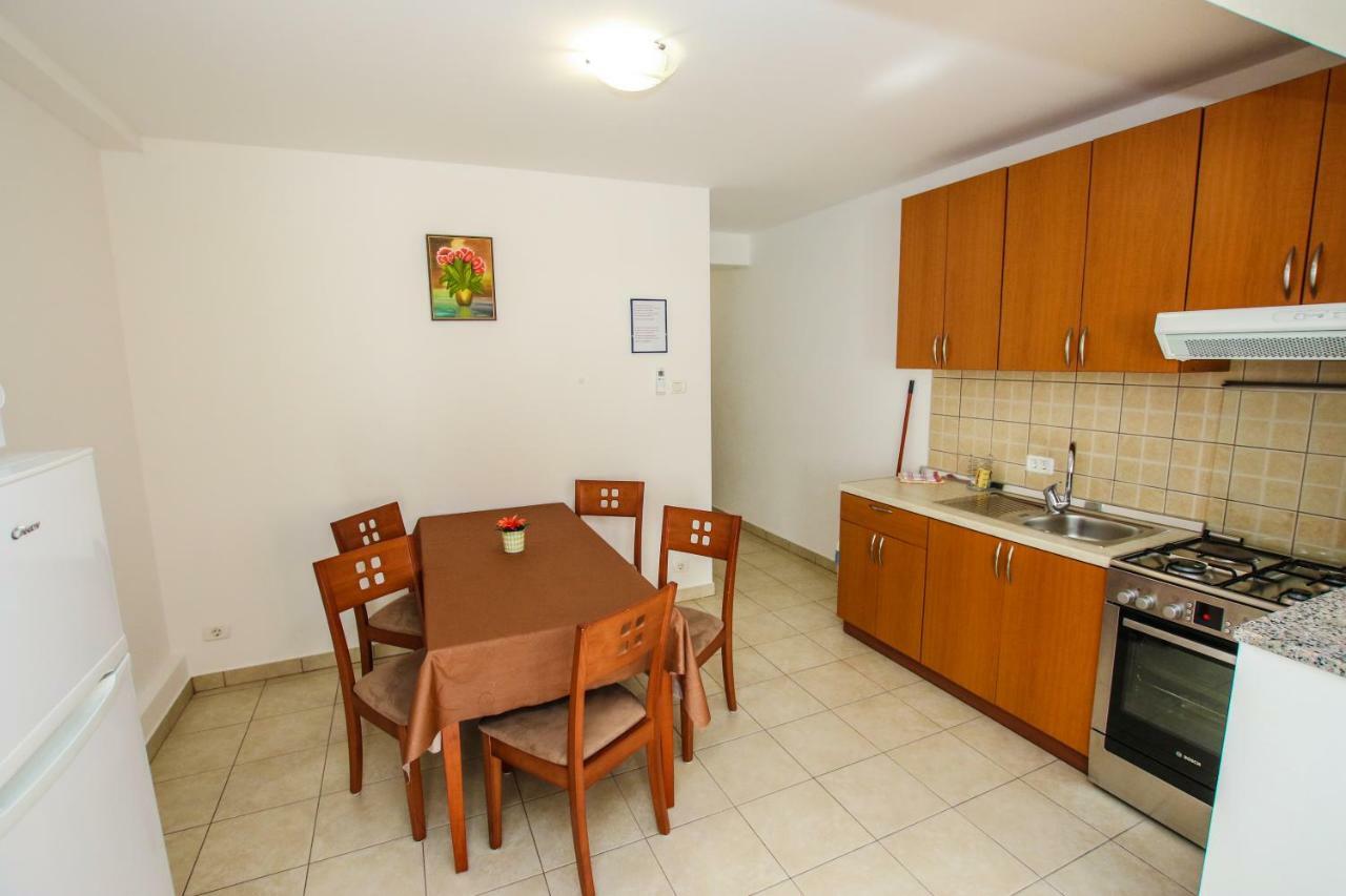 Apartments Vuceric ペロイ エクステリア 写真